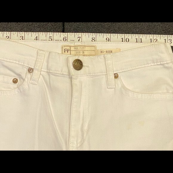 Free People High Rise White Jeans - Picture 9 of 9